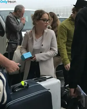 Emilia Clarke / clarkeyxo / emilia_clarke / emiliaclarke nude photo #0685