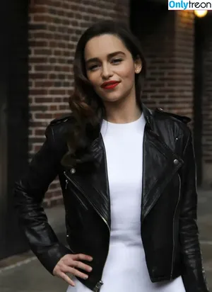 Emilia Clarke / clarkeyxo / emilia_clarke / emiliaclarke nude photo #0713