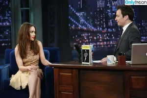 Emilia Clarke / clarkeyxo / emilia_clarke / emiliaclarke nude photo #0732