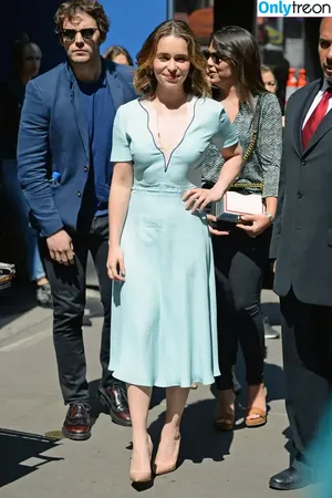 Emilia Clarke / clarkeyxo / emilia_clarke / emiliaclarke nude photo #0745