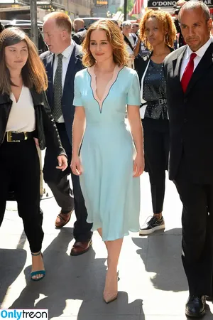 Emilia Clarke / clarkeyxo / emilia_clarke / emiliaclarke nude photo #0753