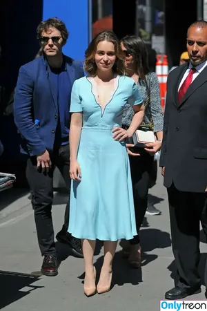 Emilia Clarke / clarkeyxo / emilia_clarke / emiliaclarke nude photo #0761