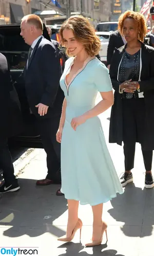 Emilia Clarke / clarkeyxo / emilia_clarke / emiliaclarke nude photo #0763
