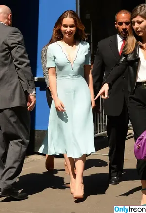 Emilia Clarke / clarkeyxo / emilia_clarke / emiliaclarke nude photo #0766