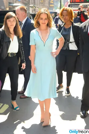 Emilia Clarke / clarkeyxo / emilia_clarke / emiliaclarke nude photo #0773