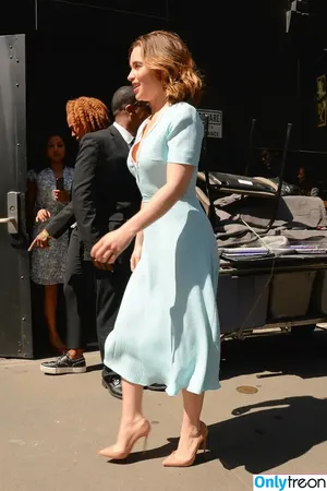 Emilia Clarke / clarkeyxo / emilia_clarke / emiliaclarke nude photo #0775