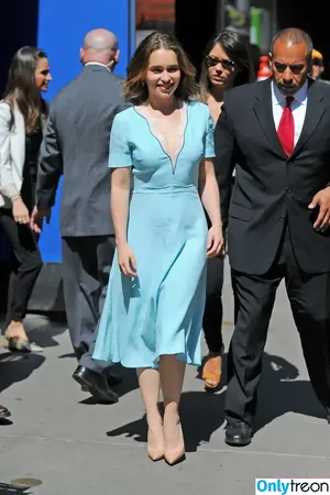 Emilia Clarke / clarkeyxo / emilia_clarke / emiliaclarke nude photo #0779
