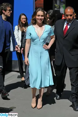 Emilia Clarke / clarkeyxo / emilia_clarke / emiliaclarke nude photo #0780