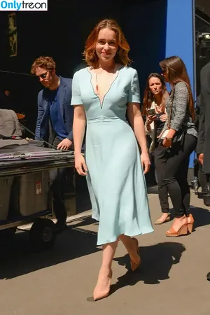 Emilia Clarke / clarkeyxo / emilia_clarke / emiliaclarke nude photo #0786