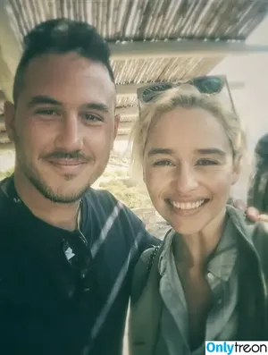 Emilia Clarke / clarkeyxo / emilia_clarke / emiliaclarke nude photo #0837