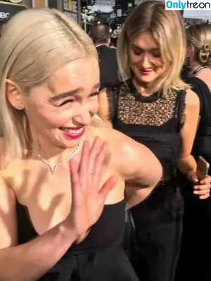 Emilia Clarke / clarkeyxo / emilia_clarke / emiliaclarke nude photo #0847