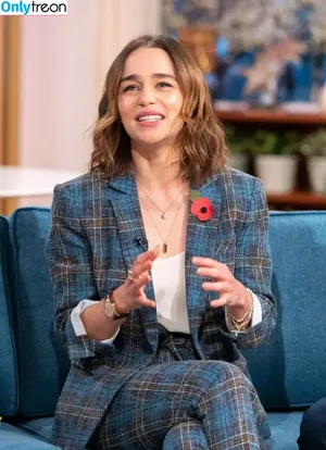 Emilia Clarke / clarkeyxo / emilia_clarke / emiliaclarke nude photo #0853