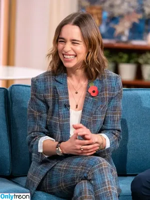 Emilia Clarke / clarkeyxo / emilia_clarke / emiliaclarke nude photo #0854