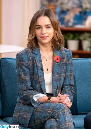 Emilia Clarke / clarkeyxo / emilia_clarke / emiliaclarke nude photo #0856