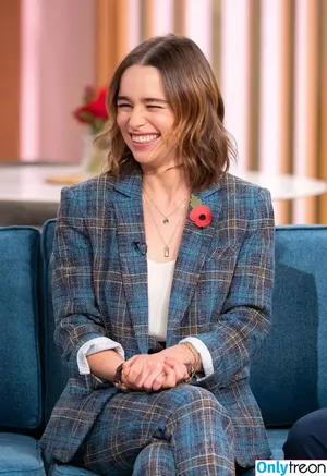 Emilia Clarke / clarkeyxo / emilia_clarke / emiliaclarke nude photo #0871
