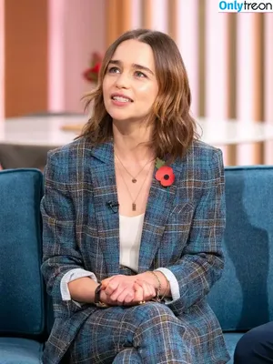 Emilia Clarke / clarkeyxo / emilia_clarke / emiliaclarke nude photo #0879