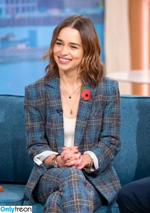 Emilia Clarke / clarkeyxo / emilia_clarke / emiliaclarke nude photo #0880