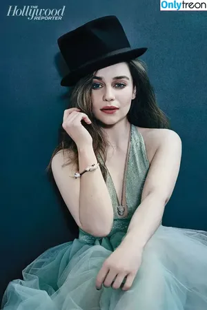 Emilia Clarke / clarkeyxo / emilia_clarke / emiliaclarke nude photo #0888