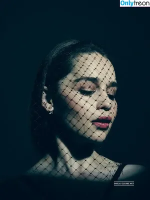 Emilia Clarke / clarkeyxo / emilia_clarke / emiliaclarke nude photo #0890