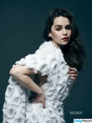 Emilia Clarke / clarkeyxo / emilia_clarke / emiliaclarke nude photo #0898