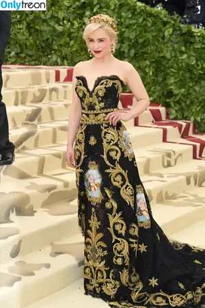 Emilia Clarke / clarkeyxo / emilia_clarke / emiliaclarke nude photo #0900
