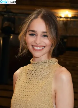 Emilia Clarke / clarkeyxo / emilia_clarke / emiliaclarke nude photo #0917
