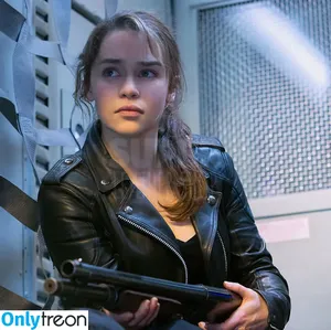 Emilia Clarke / clarkeyxo / emilia_clarke / emiliaclarke nude photo #0948