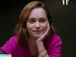 Emilia Clarke / clarkeyxo / emilia_clarke / emiliaclarke nude photo #0949
