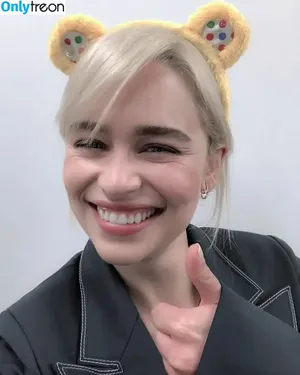 Emilia Clarke / clarkeyxo / emilia_clarke / emiliaclarke nude photo #0950