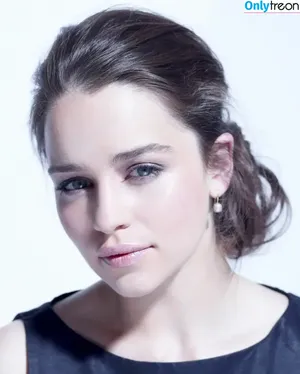 Emilia Clarke / clarkeyxo / emilia_clarke / emiliaclarke nude photo #0956