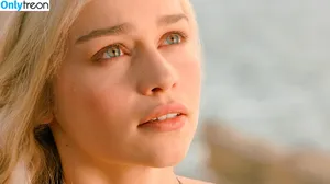 Emilia Clarke / clarkeyxo / emilia_clarke / emiliaclarke nude photo #0958