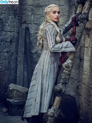 Emilia Clarke / clarkeyxo / emilia_clarke / emiliaclarke nude photo #0962