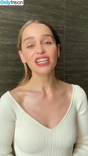 Emilia Clarke / clarkeyxo / emilia_clarke / emiliaclarke nude photo #0980
