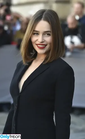 Emilia Clarke / clarkeyxo / emilia_clarke / emiliaclarke nude photo #0994