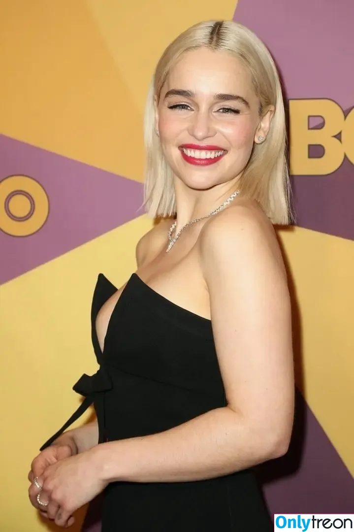 Emilia Clarke nude photo #0029 (clarkeyxo / emilia_clarke / emiliaclarke)