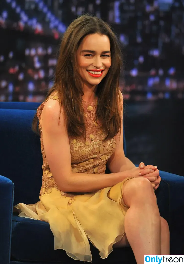 Emilia Clarke nude photo #0093 (clarkeyxo / emilia_clarke / emiliaclarke)
