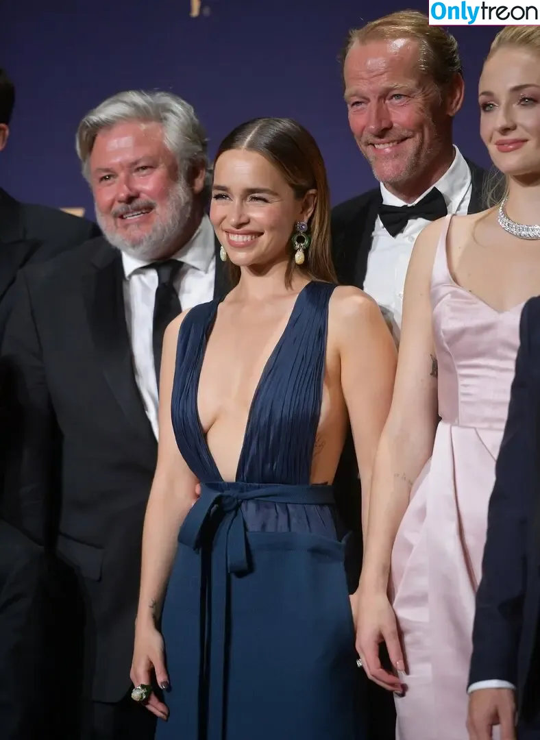 Emilia Clarke nude photo #0125 (clarkeyxo / emilia_clarke / emiliaclarke)