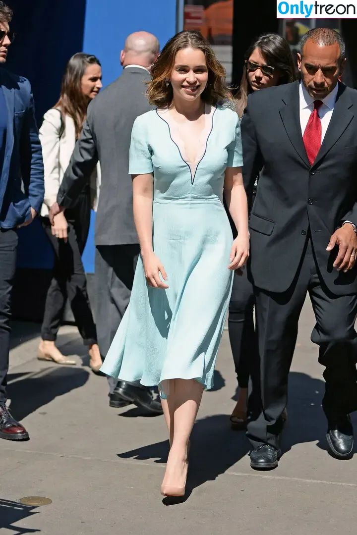 Emilia Clarke nude photo #0142 (clarkeyxo / emilia_clarke / emiliaclarke)