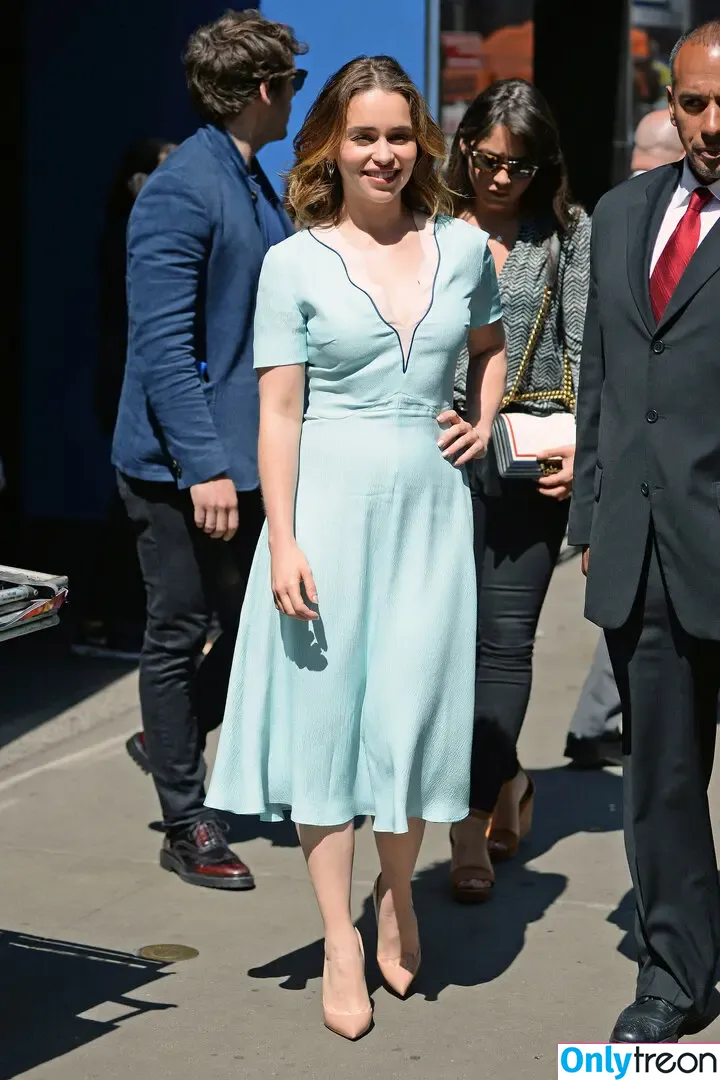 Emilia Clarke nude photo #0147 (clarkeyxo / emilia_clarke / emiliaclarke)