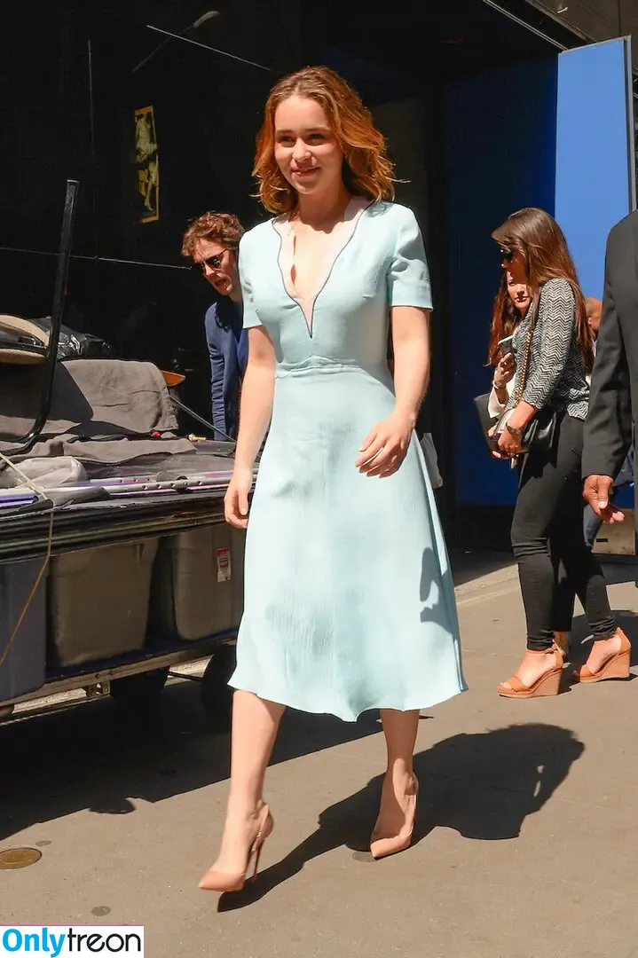Emilia Clarke nude photo #0194 (clarkeyxo / emilia_clarke / emiliaclarke)
