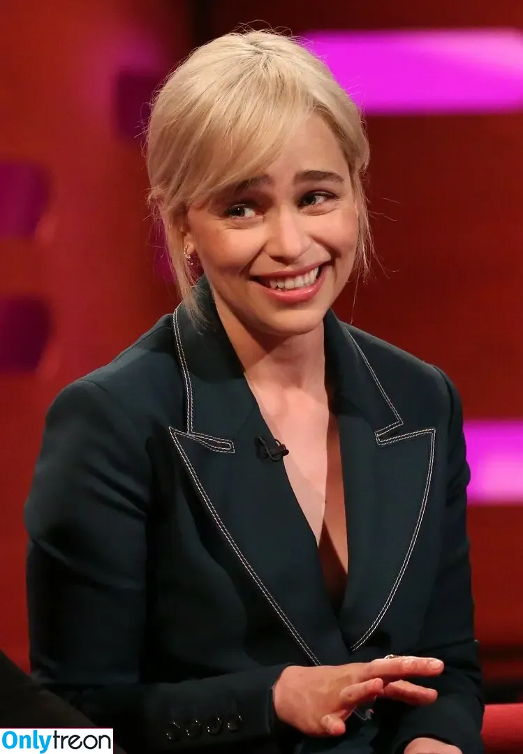 Emilia Clarke nude photo #0329 (clarkeyxo / emilia_clarke / emiliaclarke)
