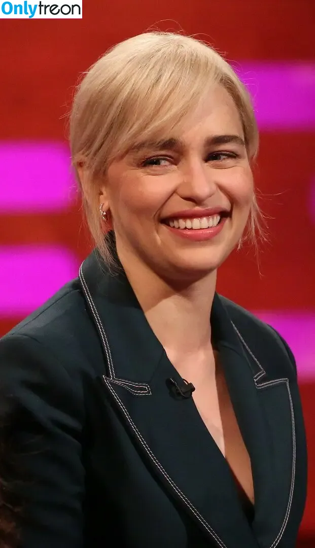 Emilia Clarke nude photo #0330 (clarkeyxo / emilia_clarke / emiliaclarke)