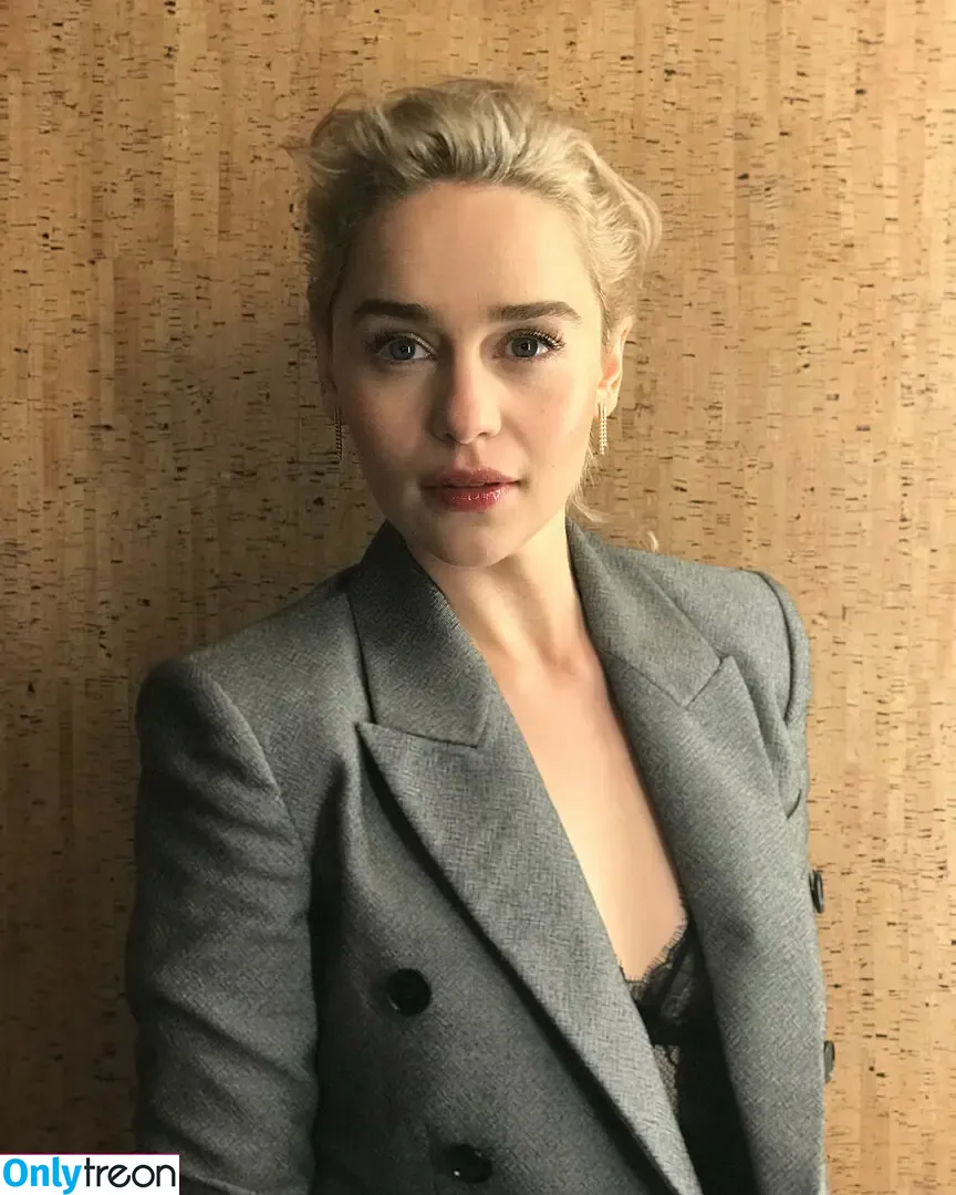 Emilia Clarke nude photo #0358 (clarkeyxo / emilia_clarke / emiliaclarke)