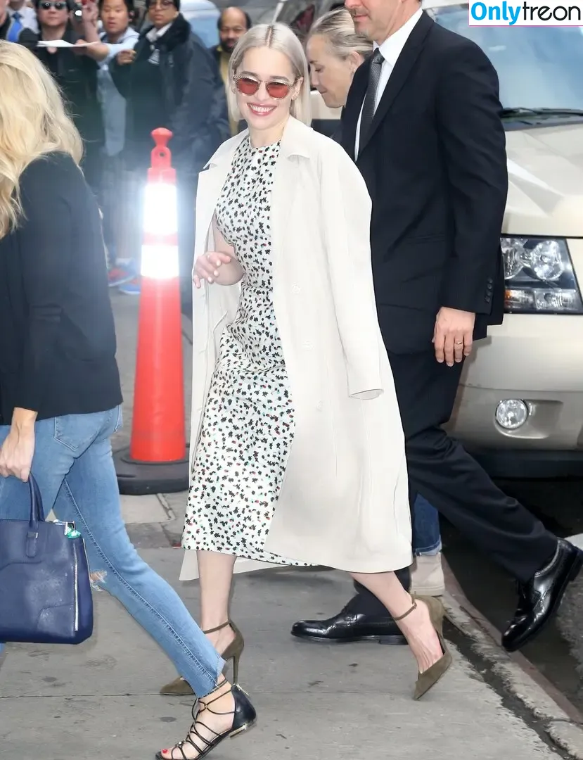 Emilia Clarke nude photo #0383 (clarkeyxo / emilia_clarke / emiliaclarke)