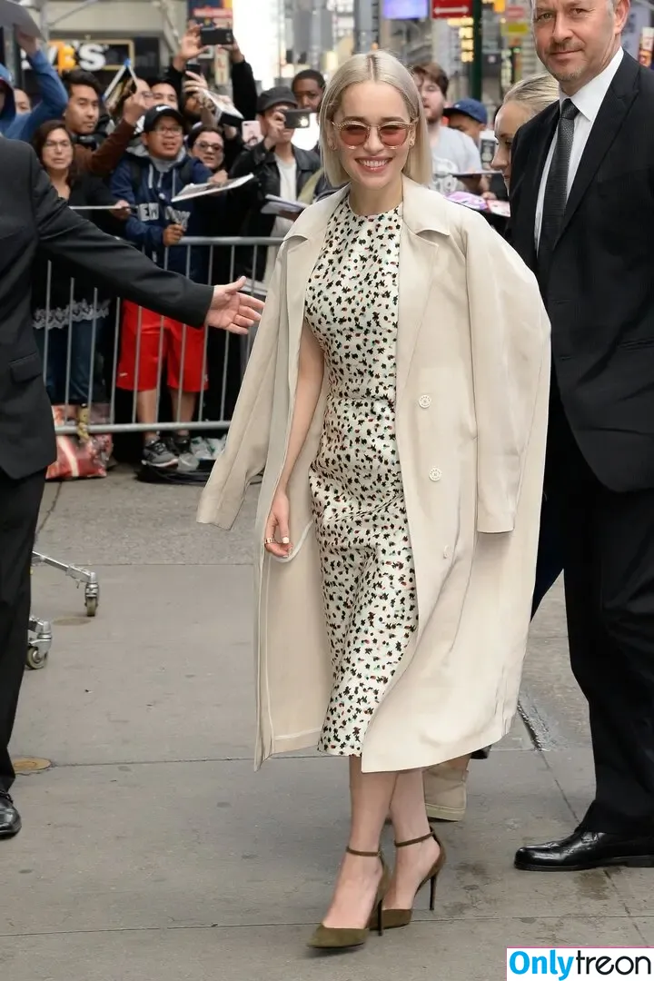 Emilia Clarke nude photo #0409 (clarkeyxo / emilia_clarke / emiliaclarke)