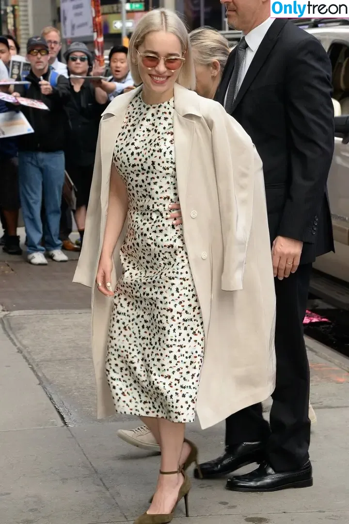 Emilia Clarke nude photo #0414 (clarkeyxo / emilia_clarke / emiliaclarke)