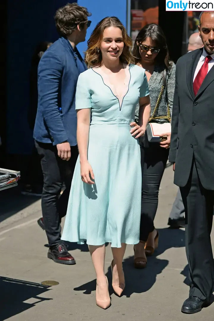 Emilia Clarke nude photo #0752 (clarkeyxo / emilia_clarke / emiliaclarke)