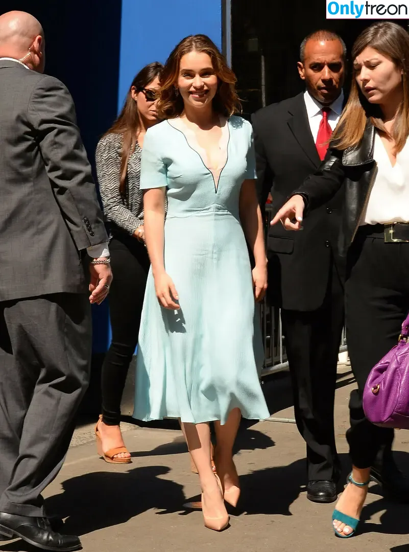Emilia Clarke nude photo #0759 (clarkeyxo / emilia_clarke / emiliaclarke)