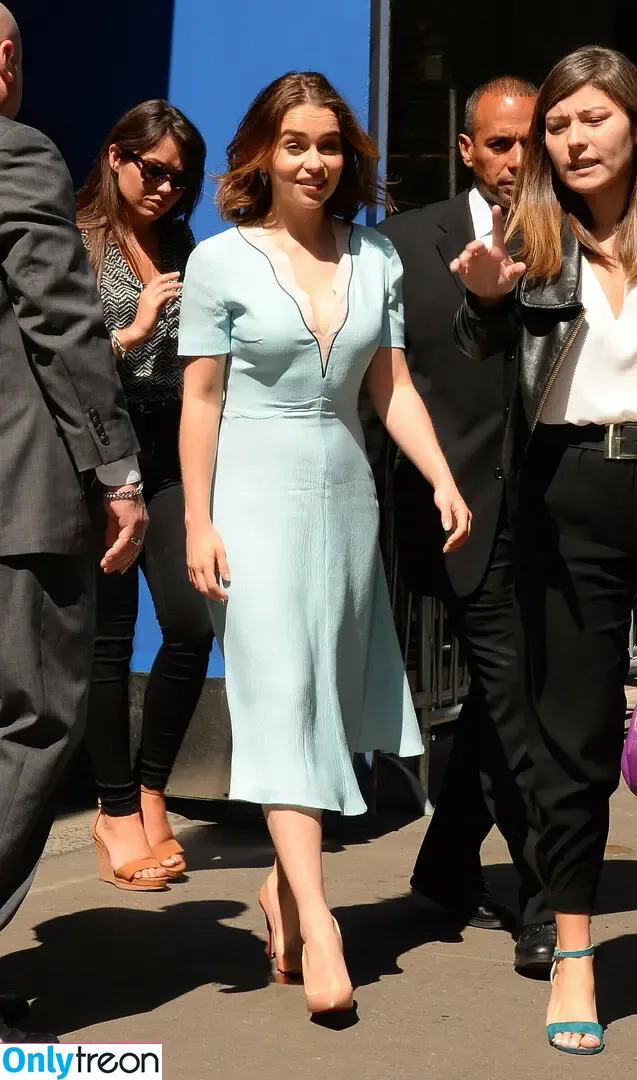Emilia Clarke nude photo #0768 (clarkeyxo / emilia_clarke / emiliaclarke)