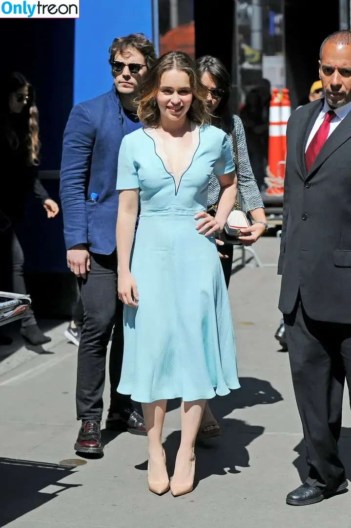 Emilia Clarke nude photo #0781 (clarkeyxo / emilia_clarke / emiliaclarke)